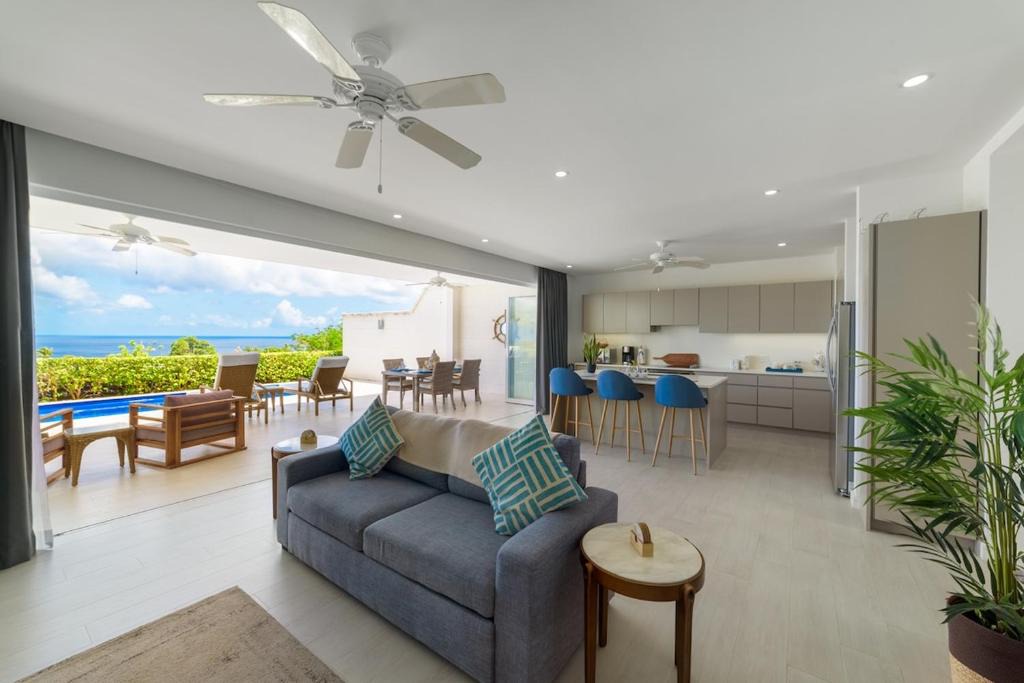 Merlin Bay Villa | 17 Westmoreland Hills