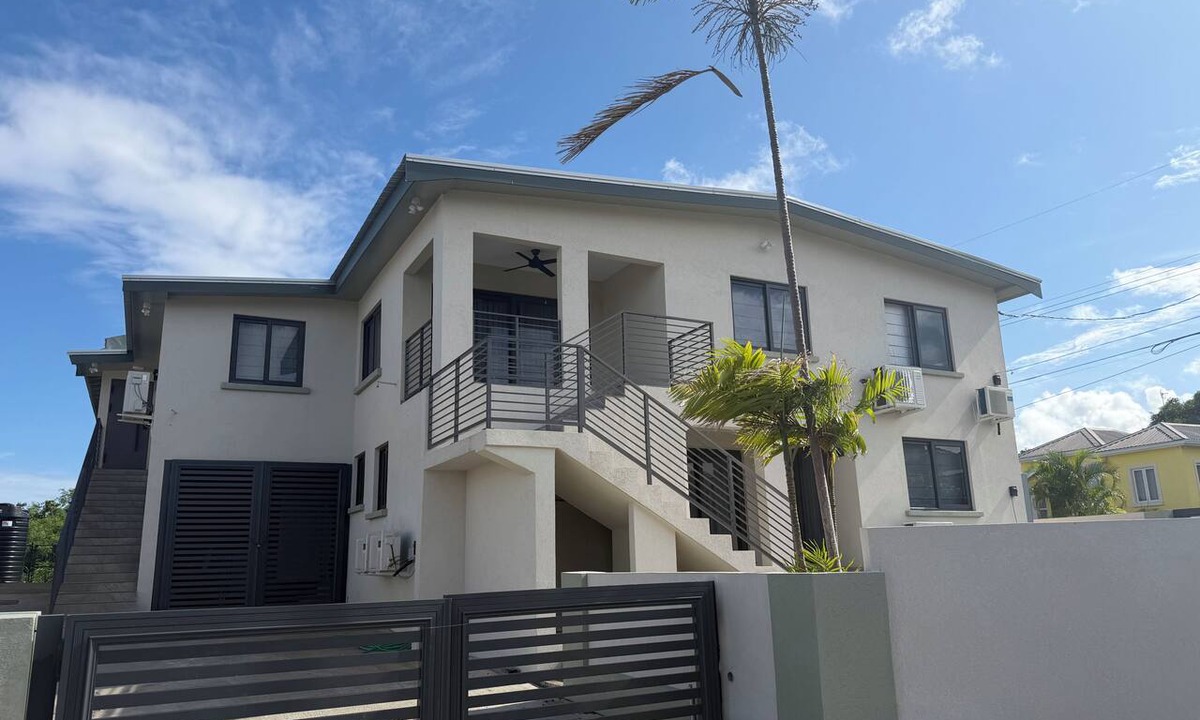 Derricks Apartment | 2 bed 1 bath apartment w/AC, WIFI, kitchen & 5 min walk to west coast beaches