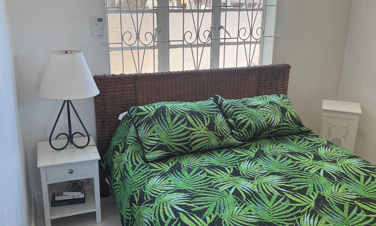 Oistins House | 3 Bedroom Bungalow near Miami Beach and Oistins,