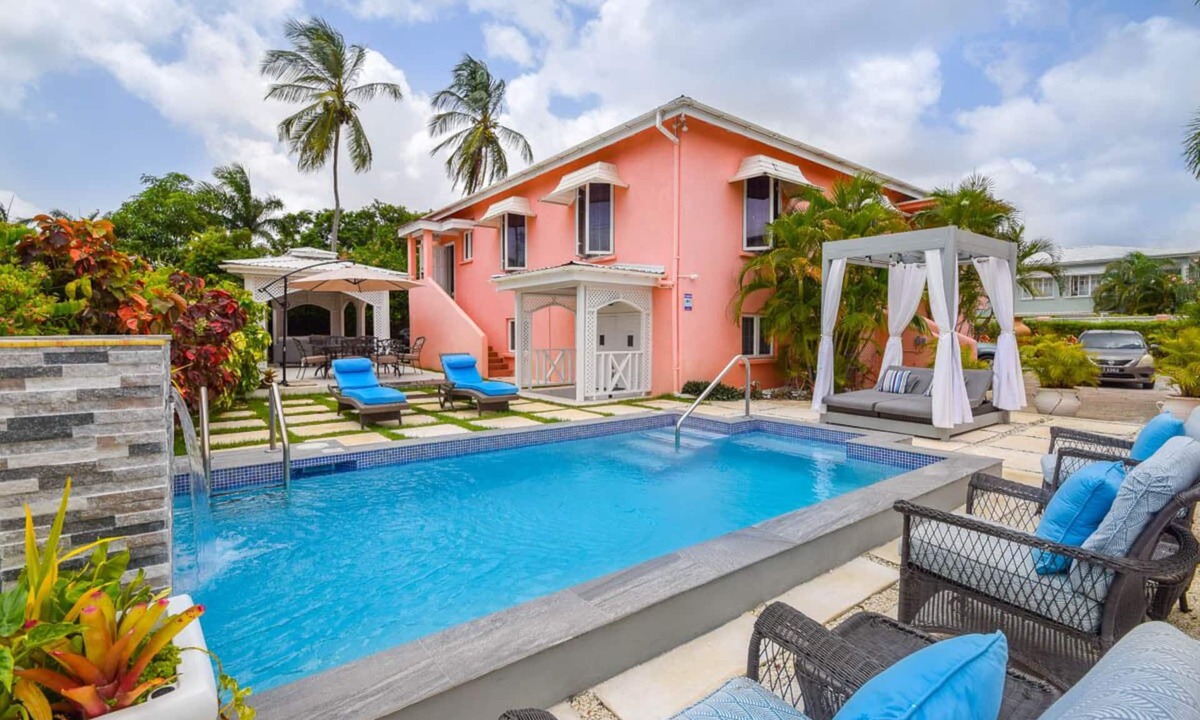 Marine Gardens House | 3 Min Walk to Beach - Blessed Manor (6 Bed House)