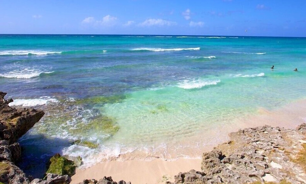 Silver Sands Apartment | A Luxury, Beach Front, Two Bedroom Suite with large balcony.