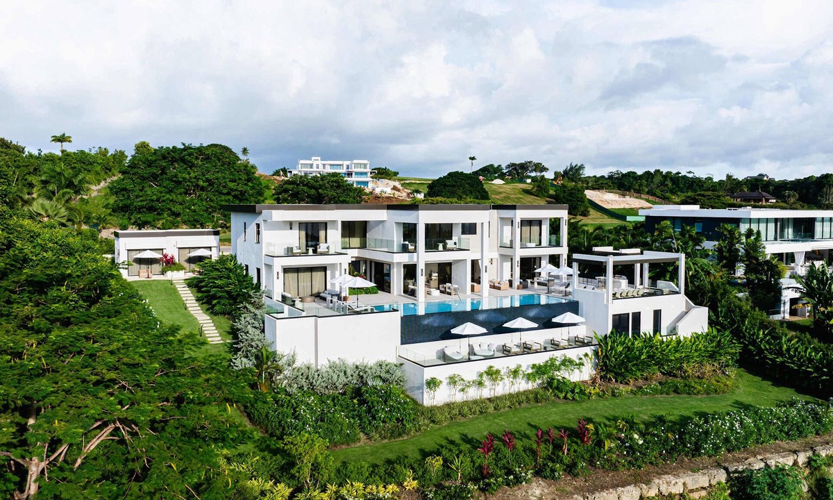 Reeds Bay Villa | Above the Clouds 4BR