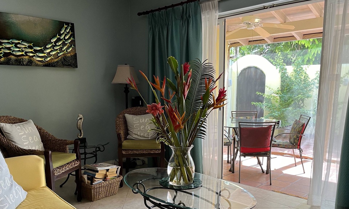 Lascelles House | Absolutely close of everything by walking distance in Holetown!