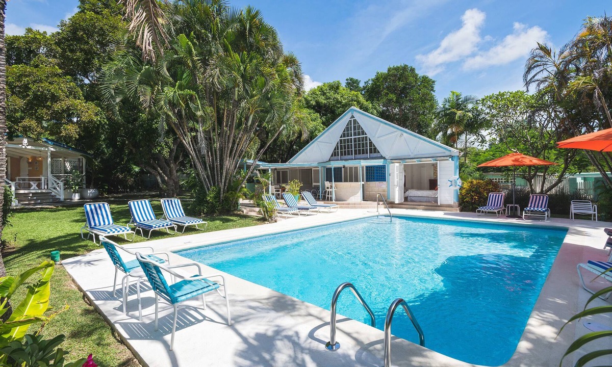 Speightstown Villa | Amazing 7 bed villa only 4 mins walk to Mullins Beach