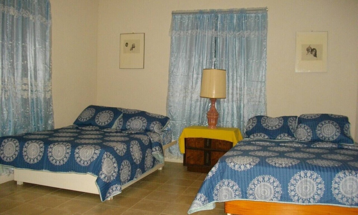 Bromefield House | Angela Vacation Home. The property is located near Moon Town and transportation