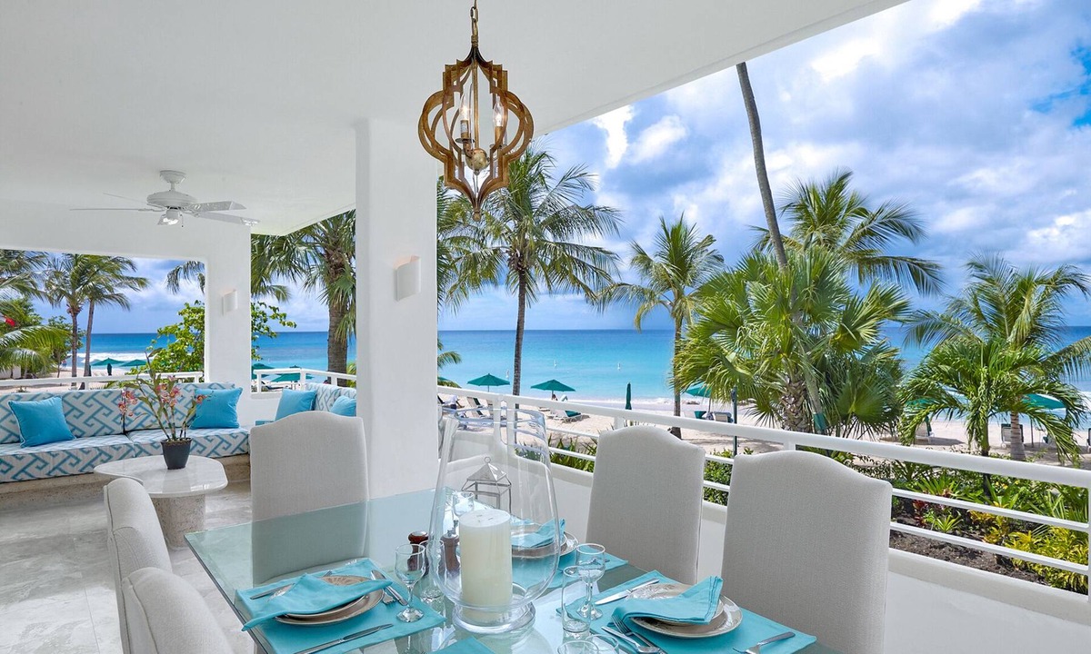 Old Trees Bay Apartment | Beachfront 2 bedroom condo with amazing view