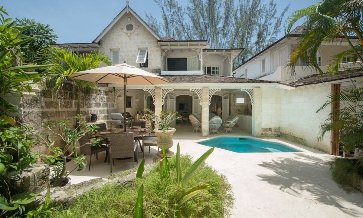 Gibbs Bay House | Beachfront Townhouse with Plunge Pool - Waverly House