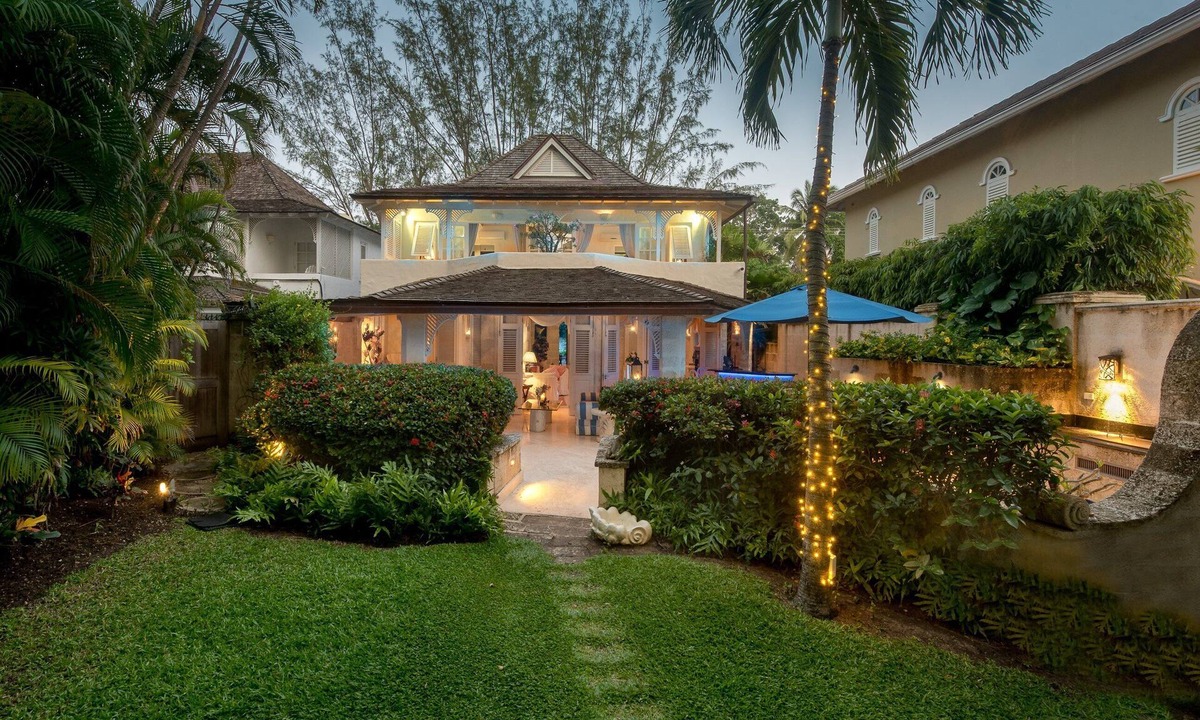 Gibbs Bay Villa | Beachfront Villa with Plunge Pool - Harmony House