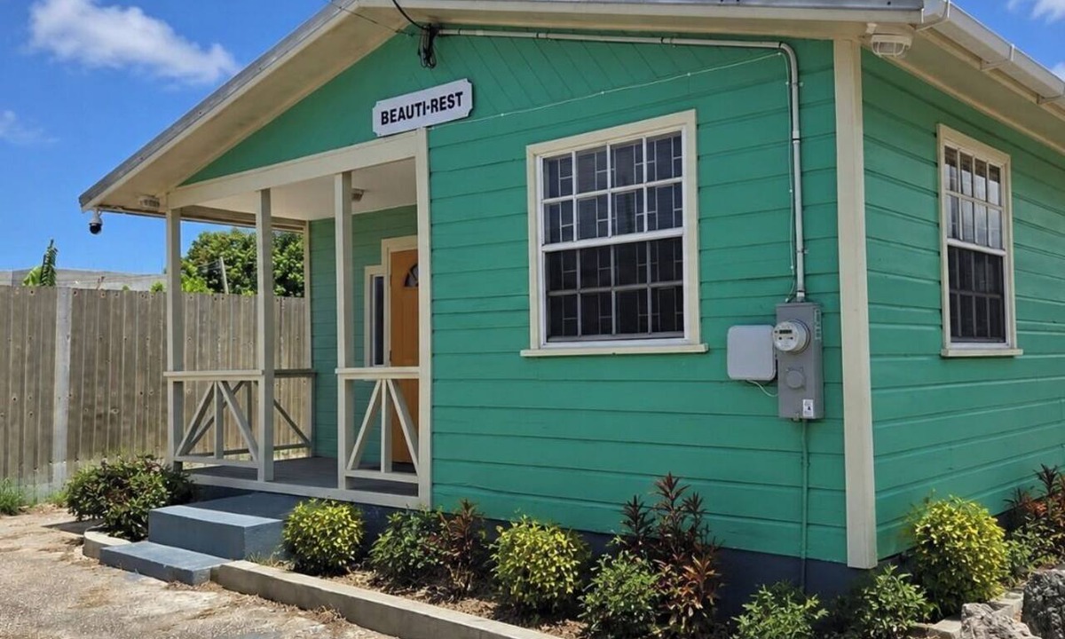 Bridgetown House | Beauti-Rest: Near US Embassy