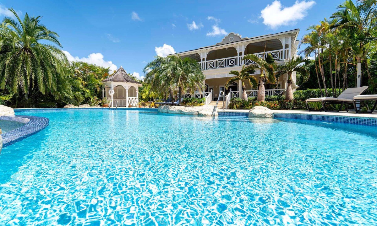 Mount Standfast Villa | Blue Waters 4BR