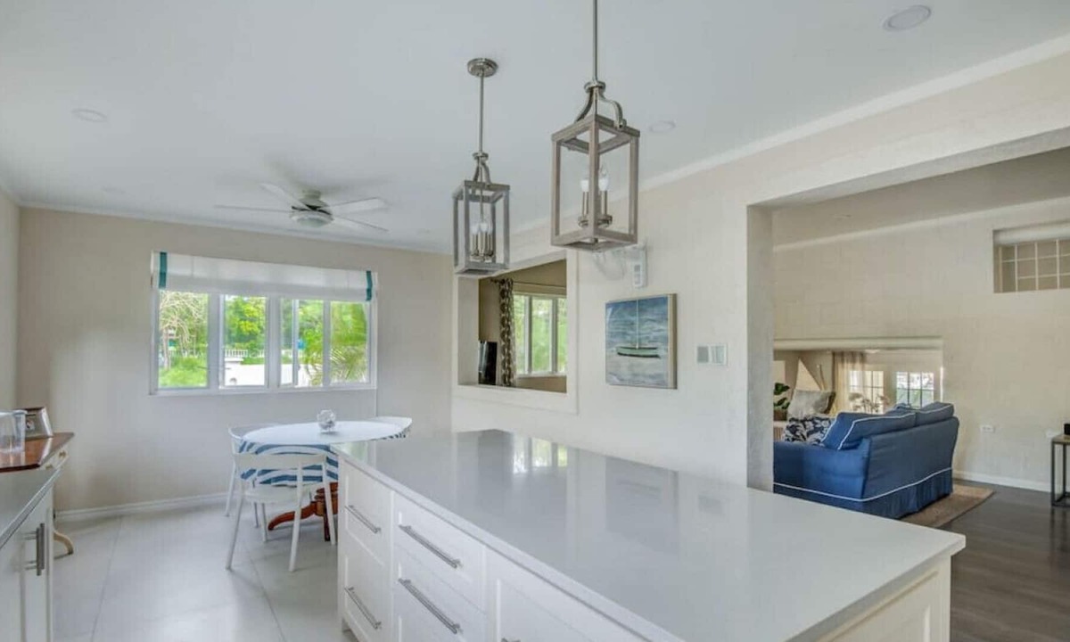 Douglas House | Capri Manor, Young Estates · Stunning Luxury Beachfront Villa