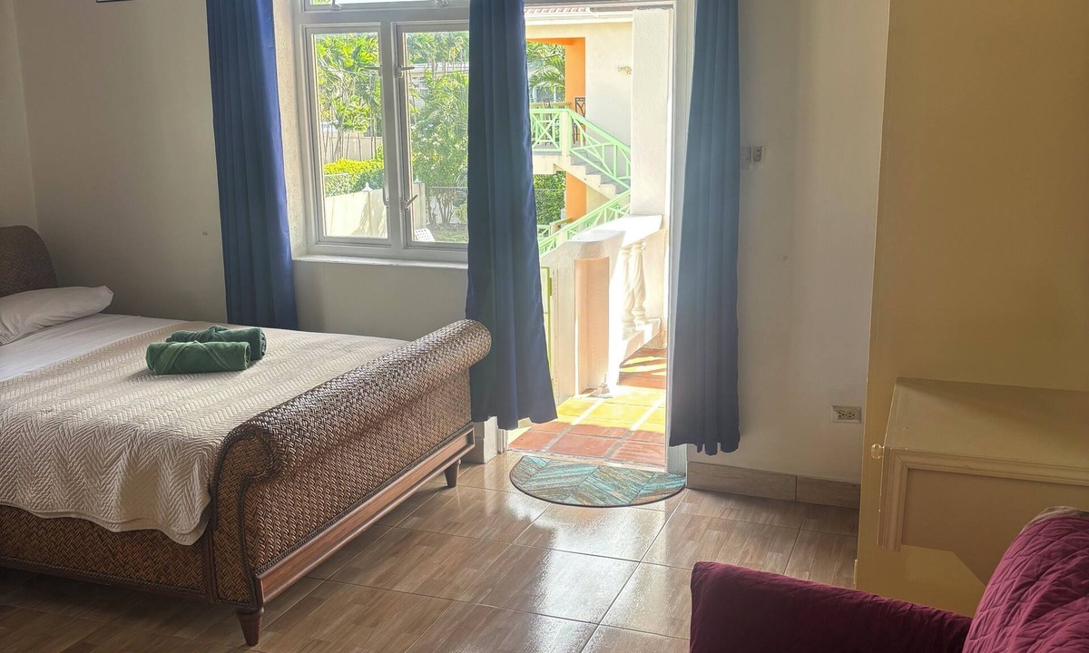 Welches Apartment | Central location for self catering beach holiday, close to beach & facilities
