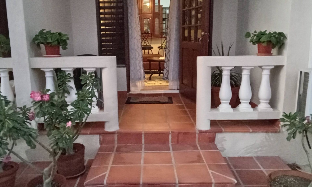Wotton Apartment | Charming 2-bedroom apartment with WiFi, AC in tranquil Christ Church