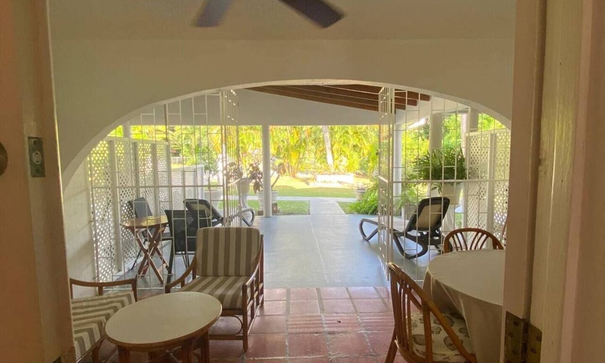 Sunset Crest Apartment | Charming Condo Sunset Palms #61 Holetown Beach pool access WiFi