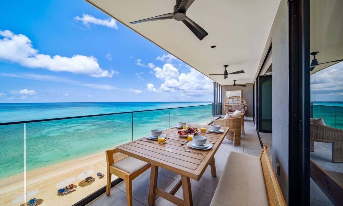 Brighton Apartment | Chic Beachfront Condo - Allure 503 (2 bed)