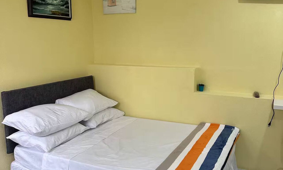 Ragged Point Apartment | Cozy 1-bedroom studio in beautiful Padmore Gardens Drive with AC