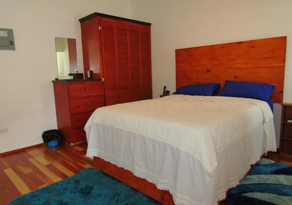 Blue Waters Apartment | Cozy 1 bed Apt 2B in Rockley near American Embassy