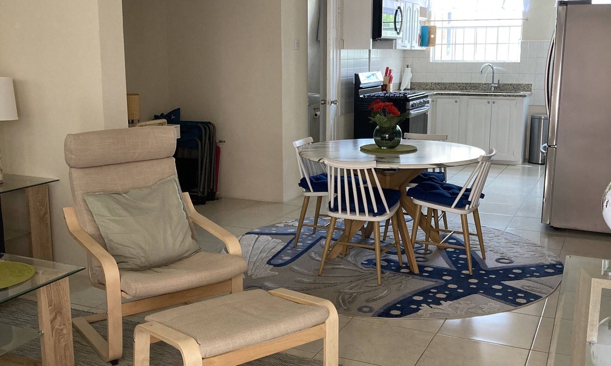 Maxwell Condo | Cozy Condo Steps From The Beach