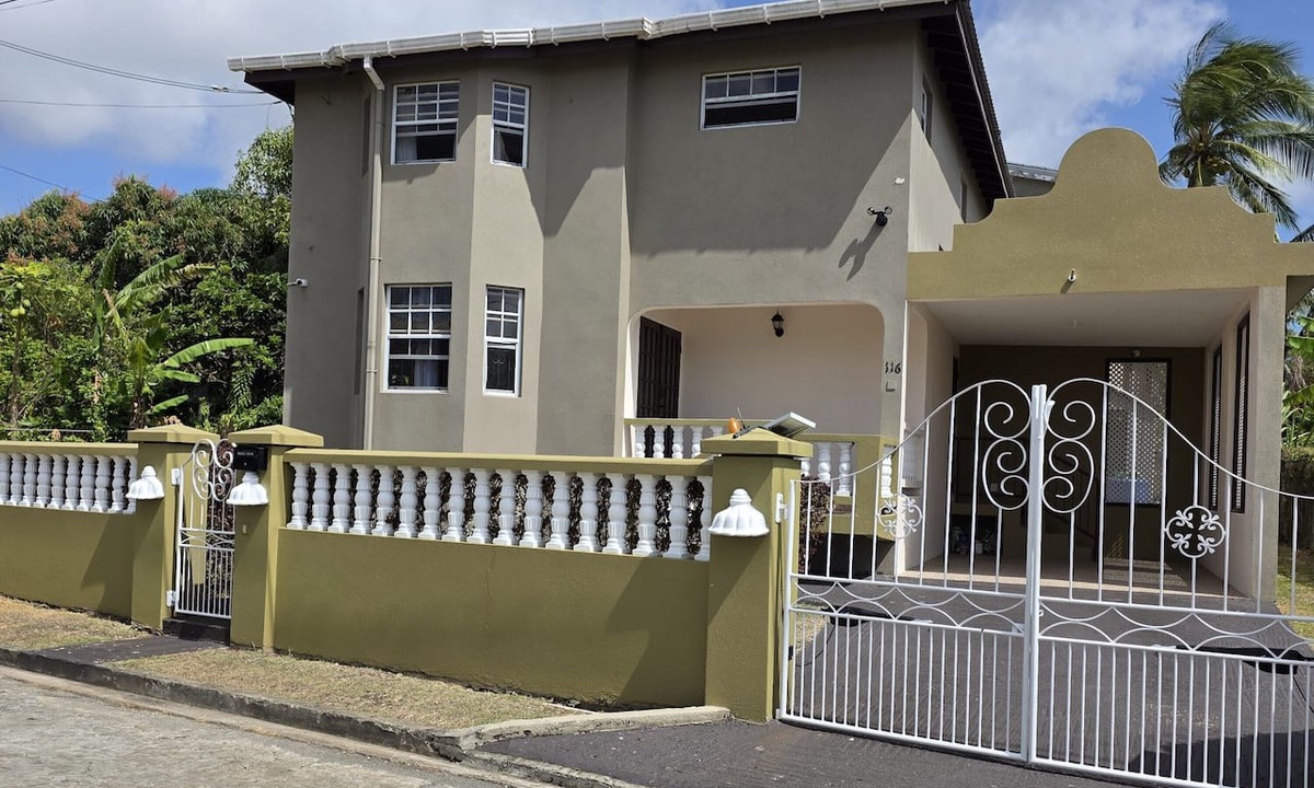Frere Pilgrim House | Cozy Shavaz Paradize AC 2BR, 2.5B Breezy Villa, Near Golf Course & Lovely Beach.