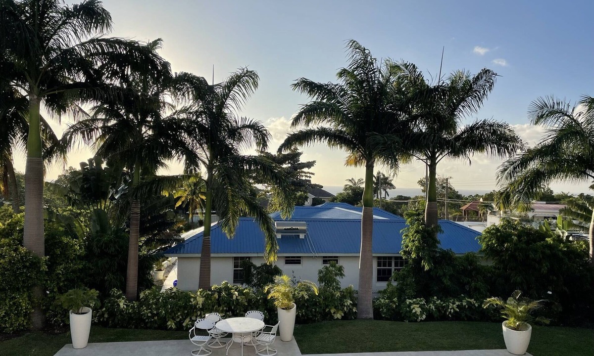 Halcyon Heights Villa | Detached villa, Holetown, private pool/garden near beach shops and restaurants