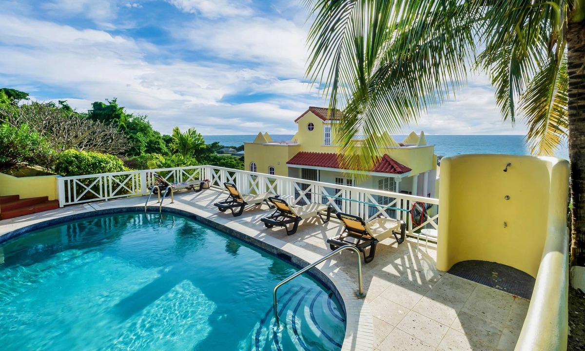 Prospect House | Fast WiFi, 4 bedrooms, sleeps 8, panoramic ocean views, West Coast . Paradise !