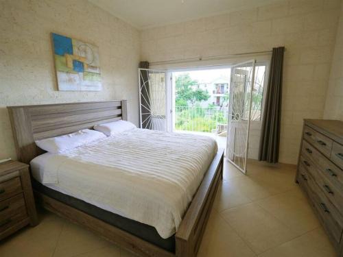 Mount Standfast Villa | Golden Acre Beach Villa-2 mins walk - Alleynes Bay