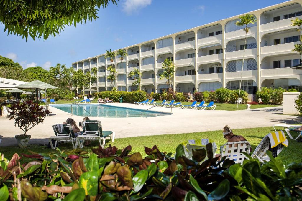 Sunset Crest Apartment | Ground floor apartment located in Hometown, 5 min walk to the Beach