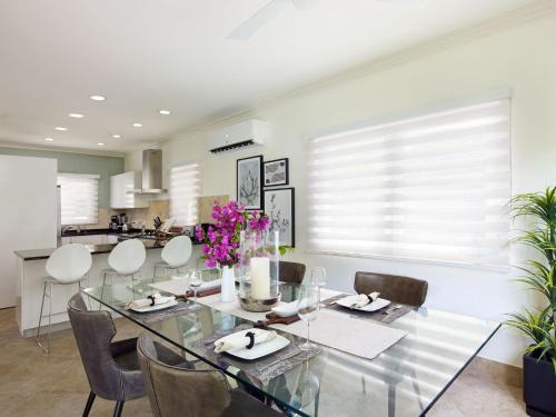 Gibbs Bay House | KingsGate 1 - by ZenBreak