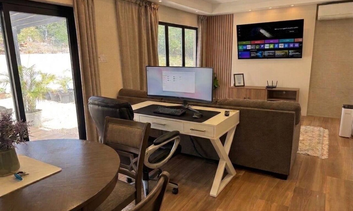 Prospect Apartment | La Porta - Remote Work - King Bed with Patio Hot Tub and Sun Deck