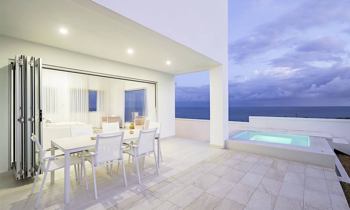 Ocean City Villa | Lilypad: Luxurious Cliffside Villa with Stunning Sea Views