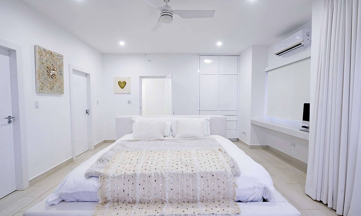 Ocean City Villa | Lilypad Luxurious Cliffside Villa With Stunning Sea Views