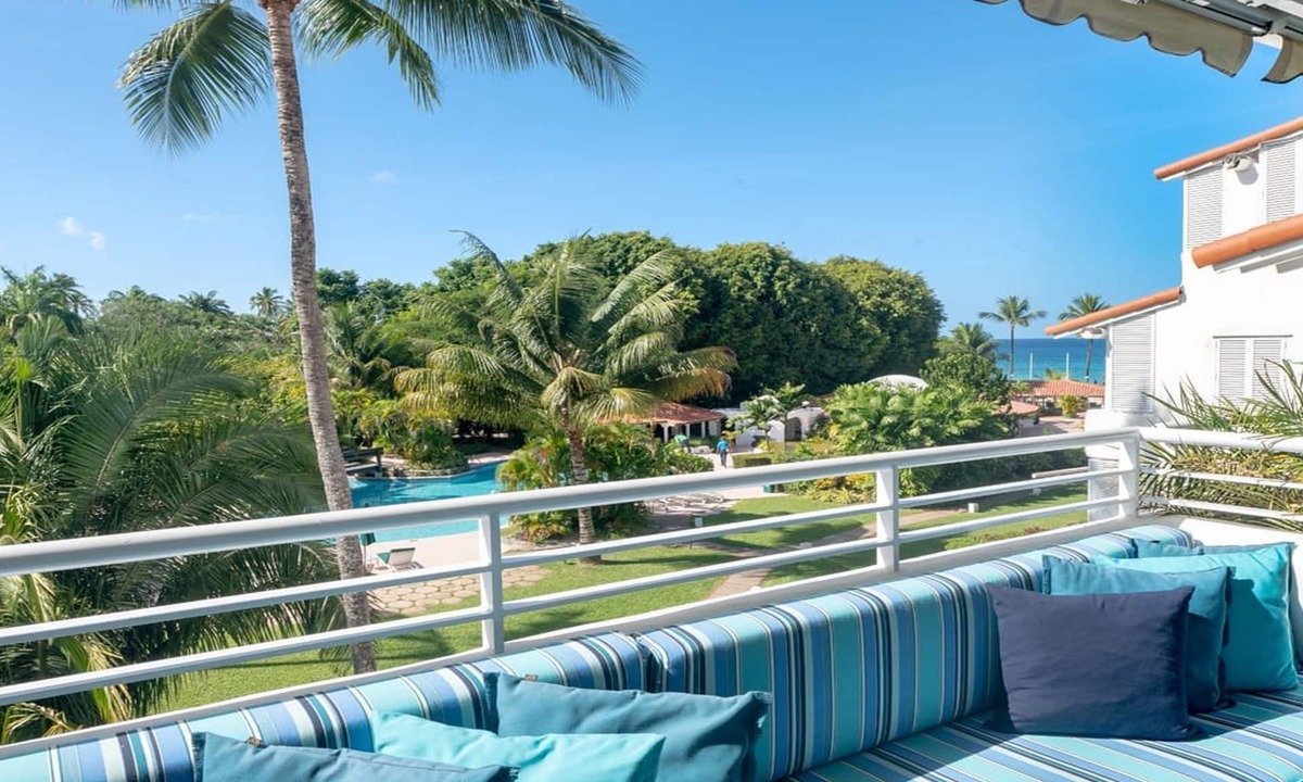 Porters Apartment | Lovely 2 Bedroom Apartment With Views Over The Pool & The Beach Just Steps Away