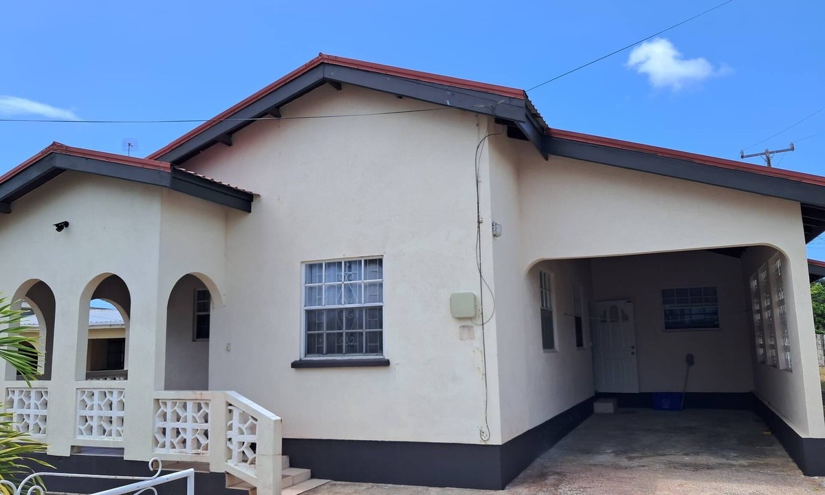 Gibbons Boggs House | Lovely 3-bedroom house located near Oistins, close to beaches and Golf course