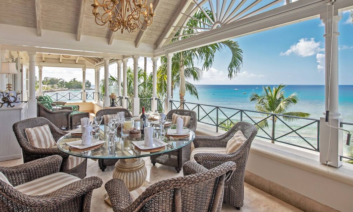 Schooner Bay Apartment | Luxury 3-bedroom beachfront penthouse