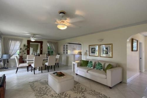 Christie Villa | Luxury 3 Br 3 Bth Townhouse in Gated Community