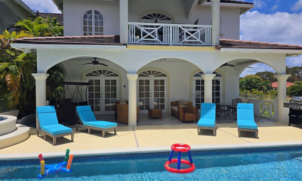 Paynes Bay House | Luxury 5BR/5BTH Villa - Pool. Near Sandy Lane Golf Course and Paynes Bay Beach