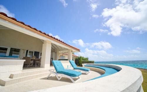 Long Bay Villa | Maltese Falcon - by ZenBreak