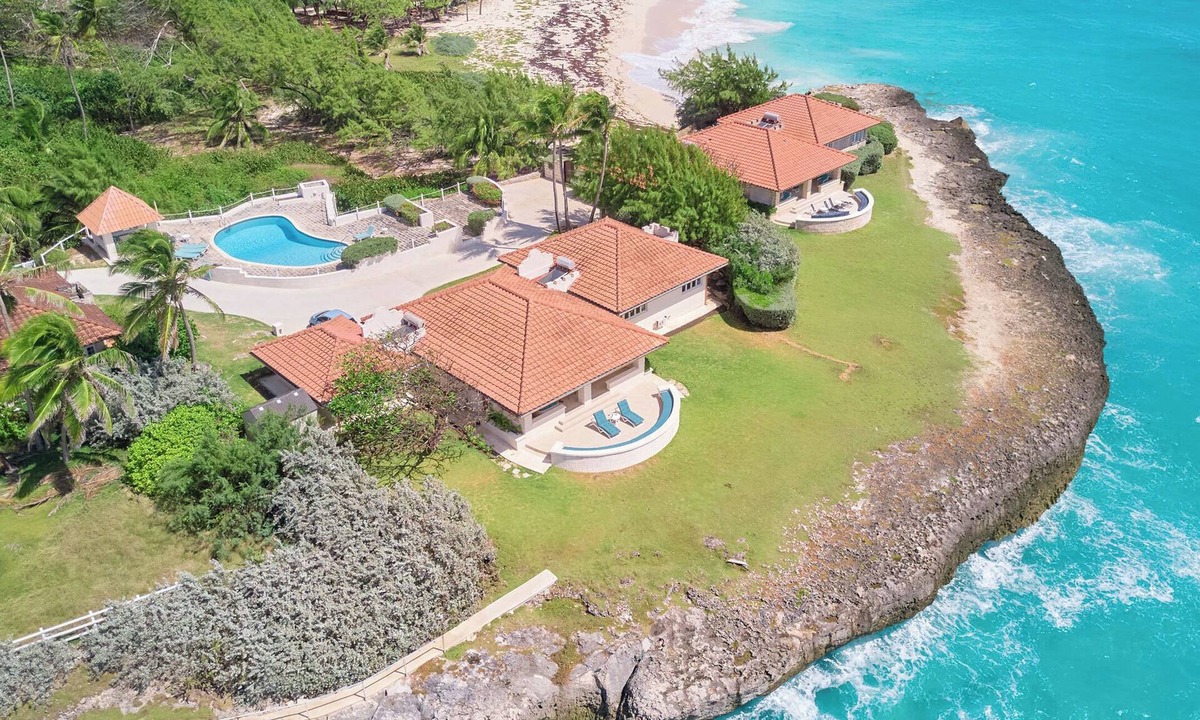 Long Bay Villa | Maltese Falcon - by Zenbreak