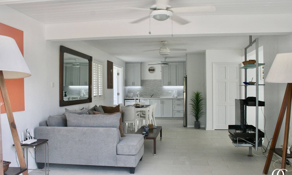 Porters House | Mango Court 3 - 3BR Townhouse Near Holetown with Shared Pool