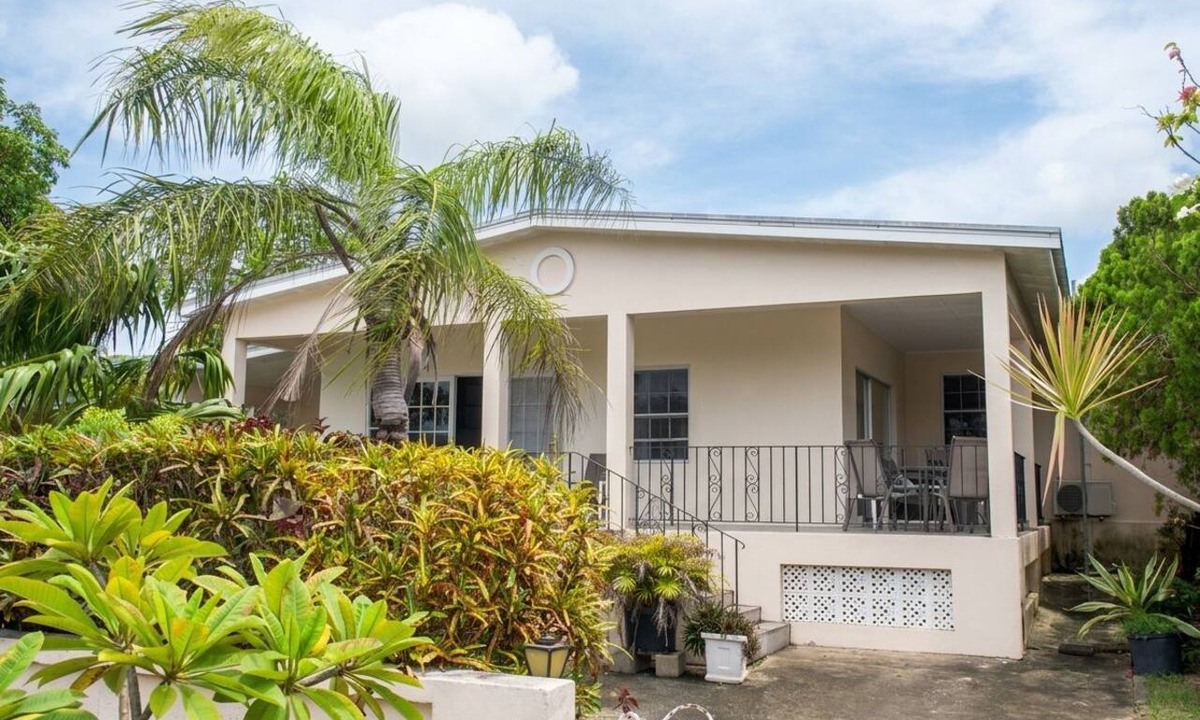 Rendezvous House | Mango Overboard Garden Retreat in the Heart of the South Coast