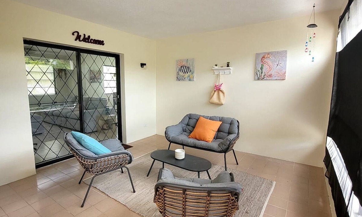 Blue Waters Apartment | Modern 2 bed 2 bath home away from home perfectly located for visitors