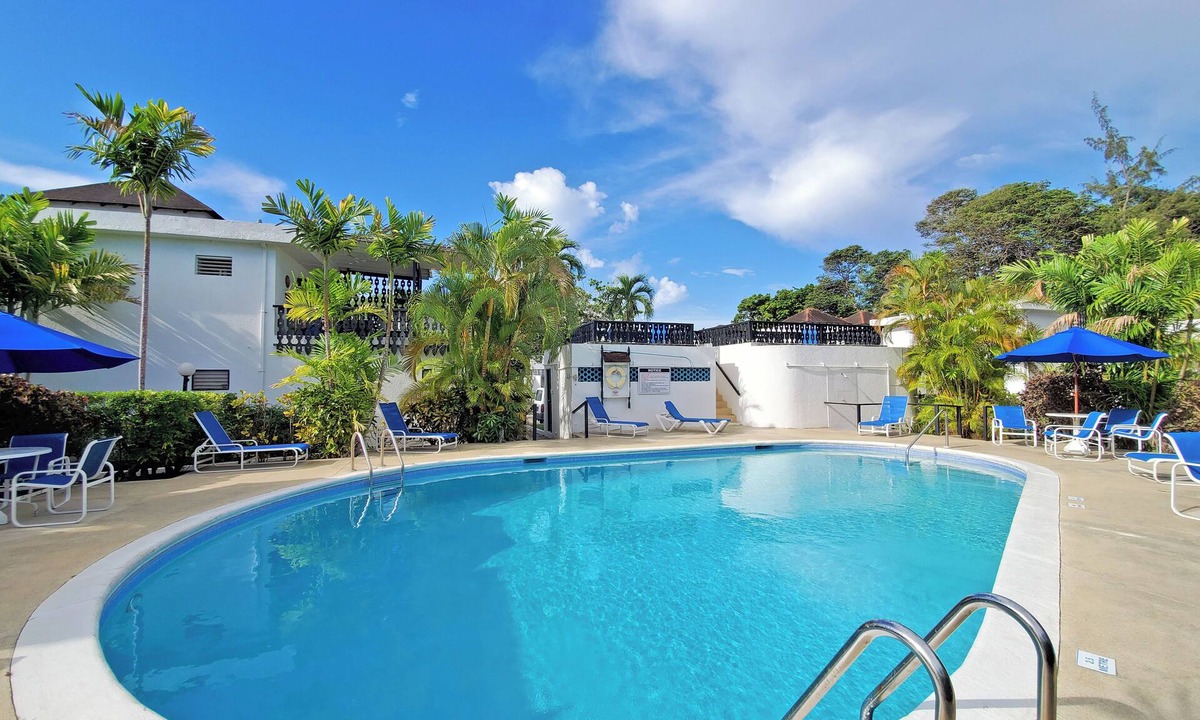 Rendezvous Apartment | Modern Apartment near Rockley Beach with Golf, Tennis, Pools & Onsite Restaurant