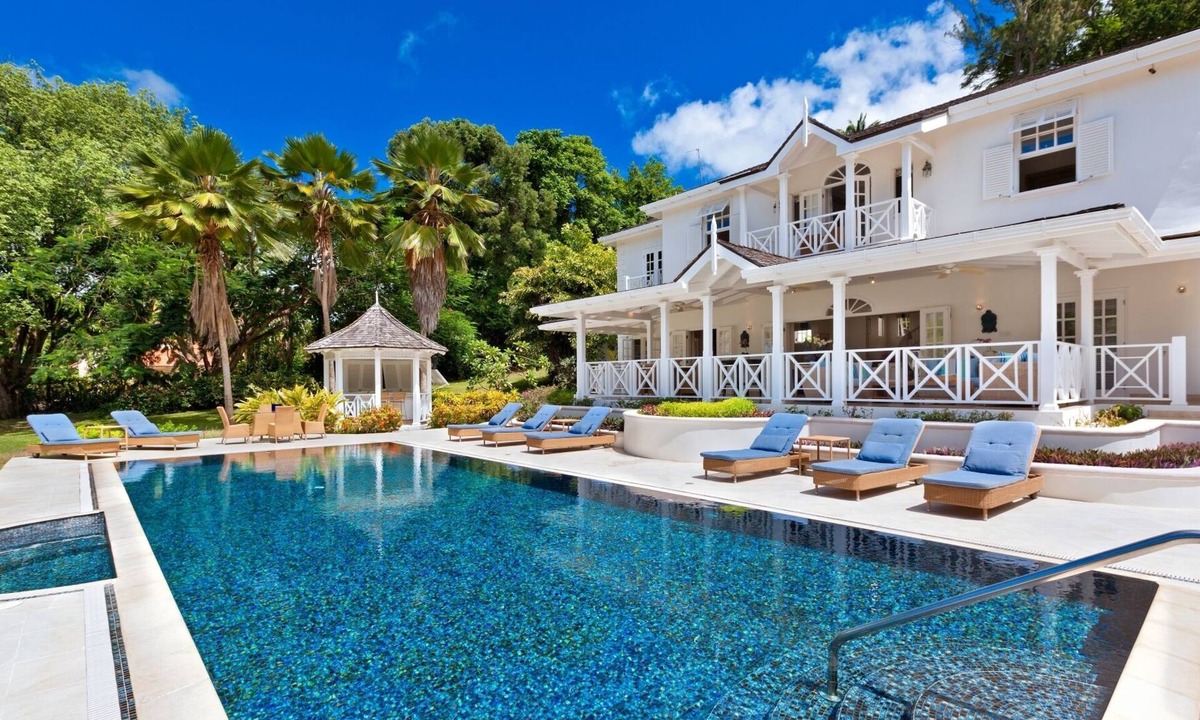 Paynes Bay Villa | Moon Dance | a stunning 6 bedroom villa set in the heart of Barbados.