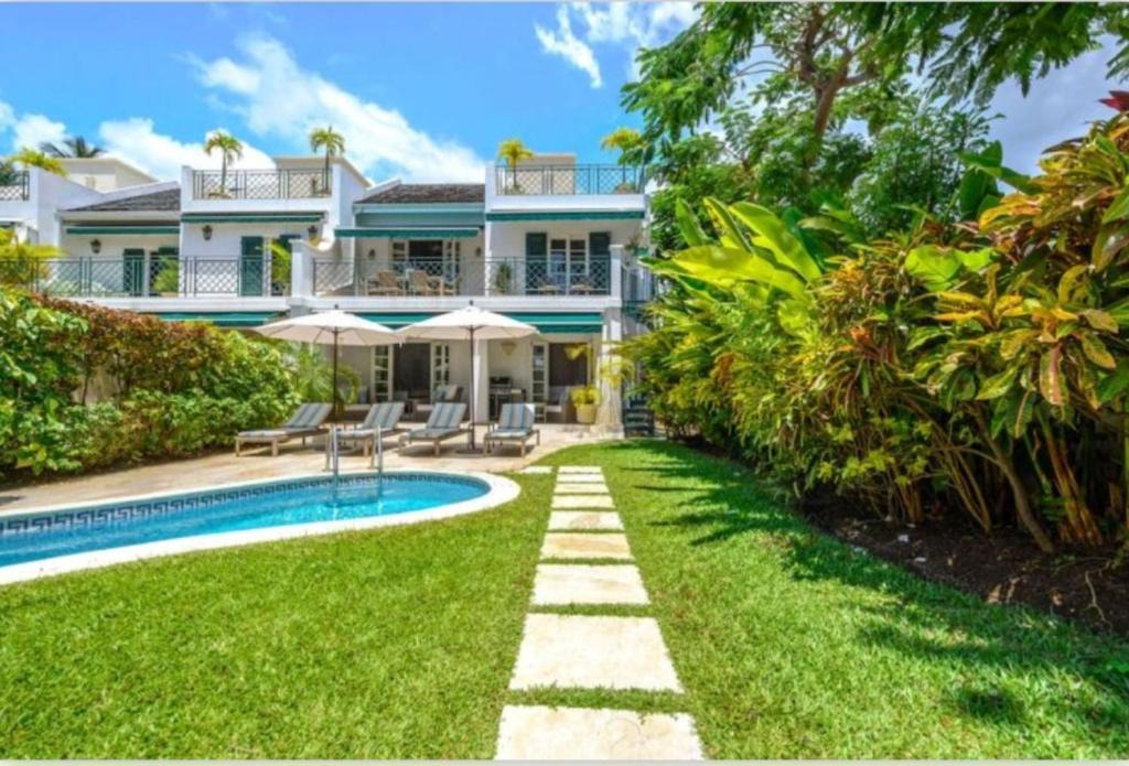 Mount Brevitor Villa | Mullins BAY TH8 FOOTSTEPS