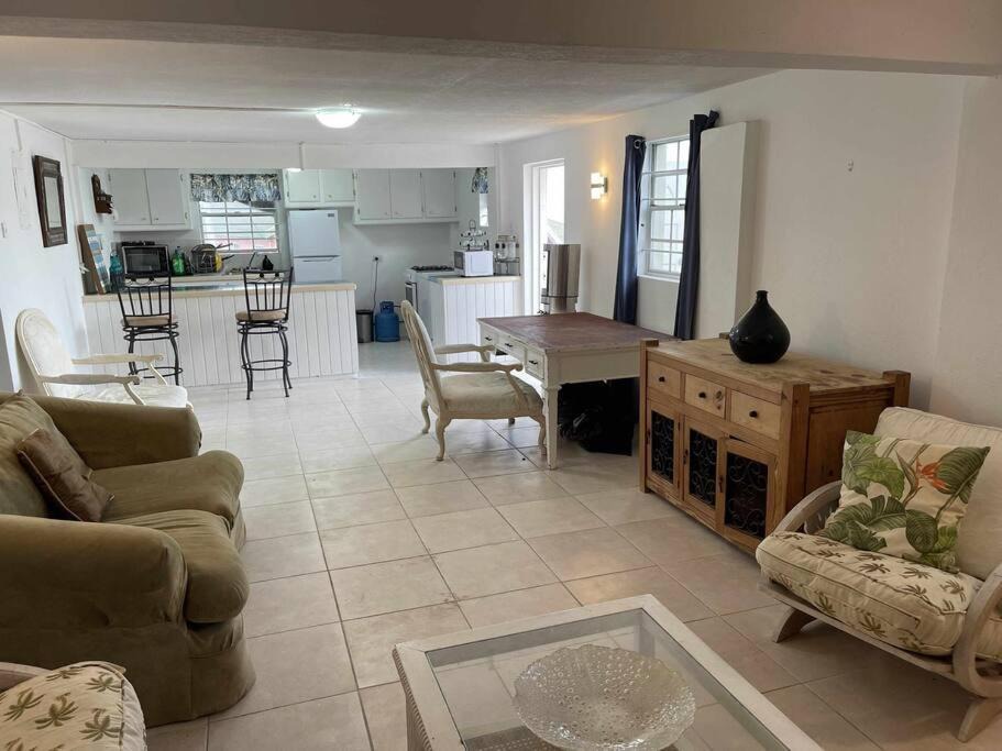 Rock Hall Apartment | Ocean view, breezy 2-Bedroom Apt by the cliff