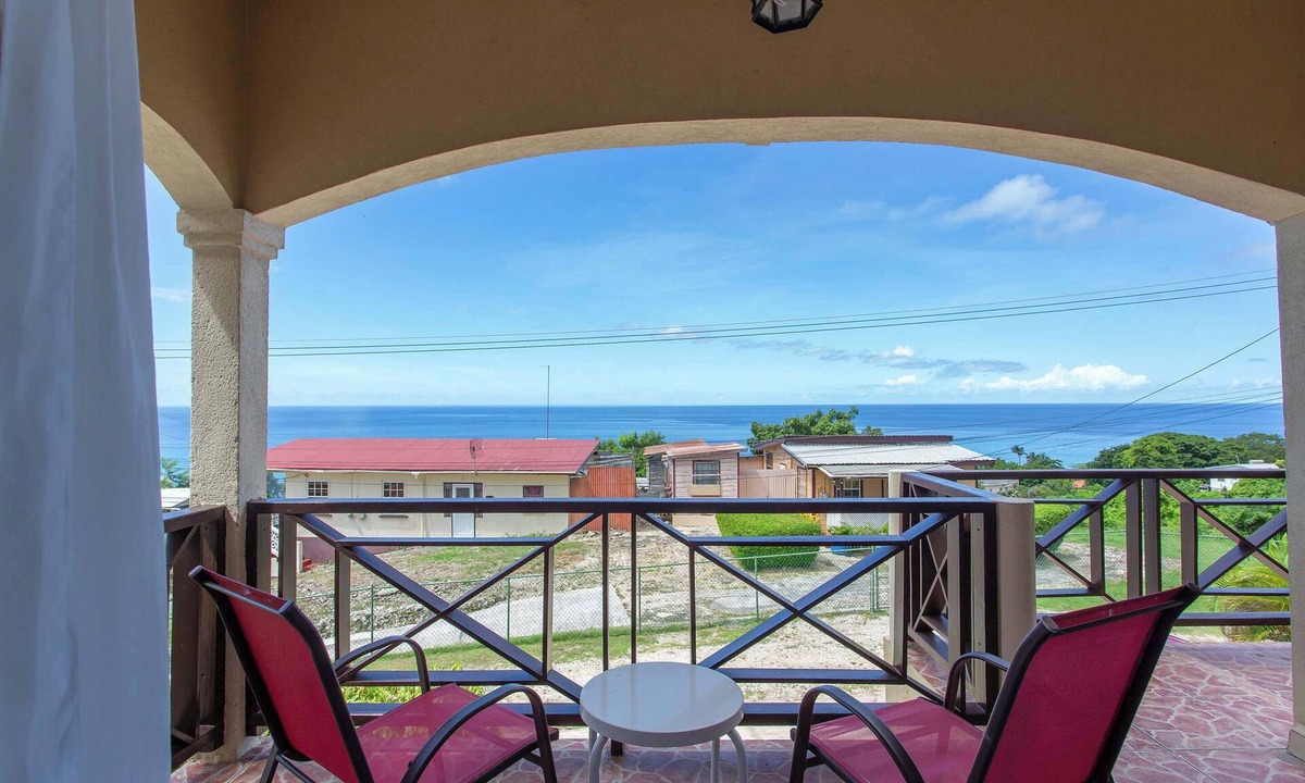 Fustic Apartment | Oceanview Stay with Private Terrace & Beach Nearby