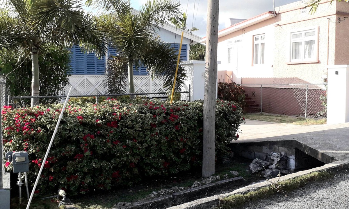 Oistins House | Oistins Bungalow 3 Min Walk to Beach + Pool Deck