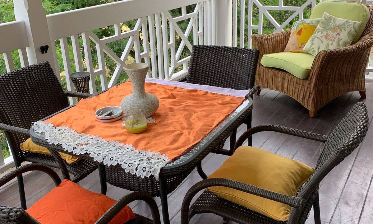 Rendezvous Condo | One-bedroom 15 minute walk to white sandy beach with shared pool