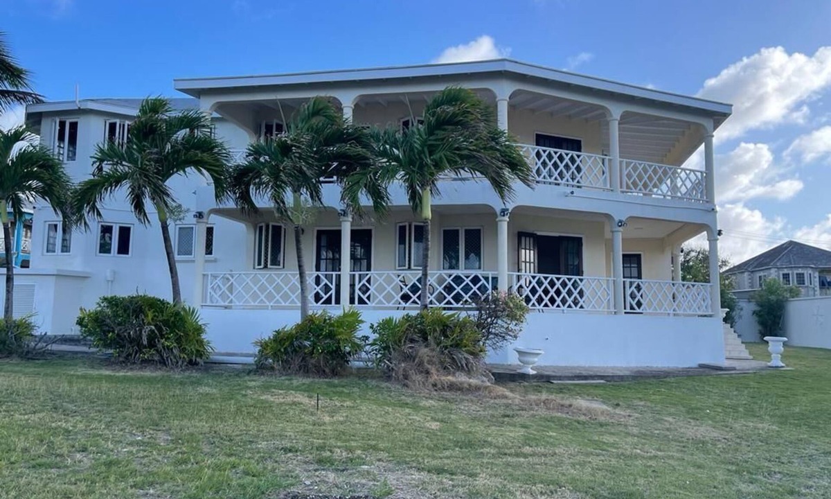 Marley Vale House | 'PARLATUVIER' Stunning Oceanview 4-bedroom home