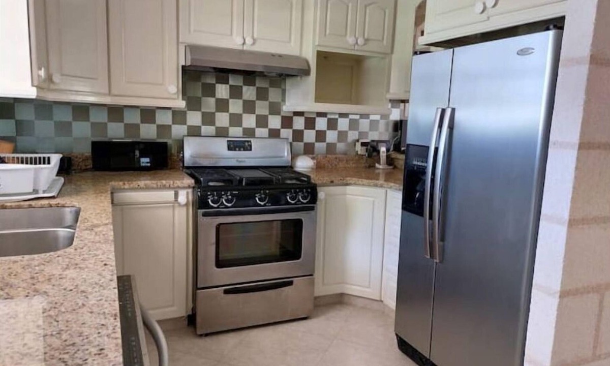 Bromefield House | Pete's Villa Townhouse 74 A
